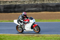 brands-hatch-photographs;brands-no-limits-trackday;cadwell-trackday-photographs;enduro-digital-images;event-digital-images;eventdigitalimages;no-limits-trackdays;peter-wileman-photography;racing-digital-images;trackday-digital-images;trackday-photos